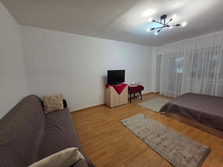 Proprietar , închiriez garsoniera Inginerilor Tei, 45mp