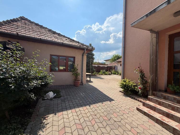 CASĂ SPAȚIOASĂ | S+P+1+M | 300 MP UTILI | 8 Camere | 662 MP Teren | Zona Centru