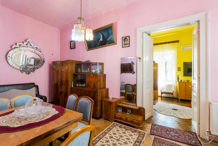 Crisului, casa boiereasca si teren de 800 mp