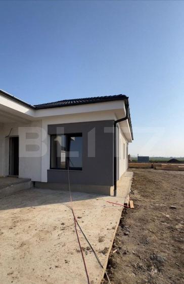 Casă la cheie, 3 dormitoare, 104 mp utili, 420 mp teren