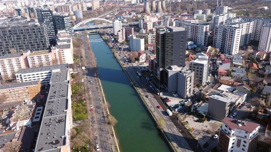 Riverside Tower - spatii langa metrou cu preturi de la 9 EUR + TVA