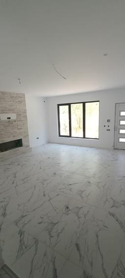 Apartament cu 3 camere/ Paulesti/ Gageni