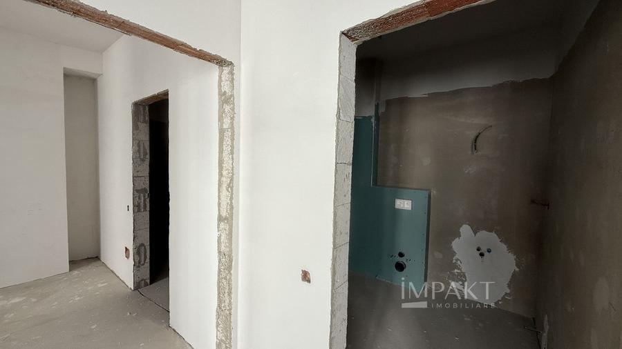 Apartament 4 camere etaj retras aproape de centrul orasului