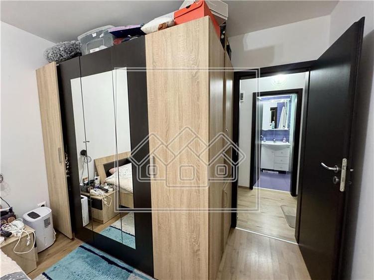 Apartament cu 3 camere, mobilat si utilat, zona linistita