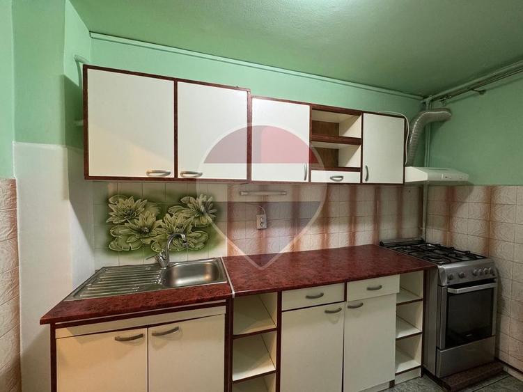 Apartament cu 2 camere, et,1, centrala proprie si boxa-Str.Stupilor