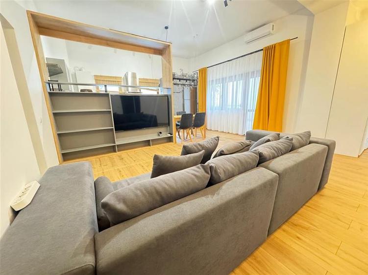 Penthouse 4 camere 2 balcoane terasa 20 mp zona Doamna Stanca