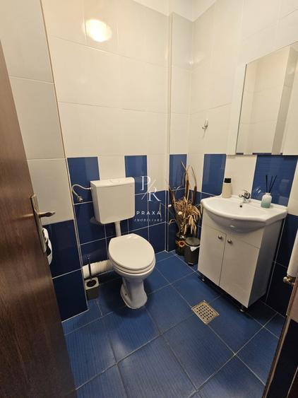 Spatiu de inchiriat, 90 mp cu terasa de 20 mp, Str Eroilor, Floresti!