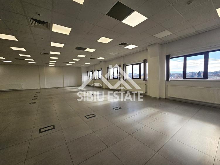 Spatiu de birouri de inchriat locatie centrala si vizibilitate buna