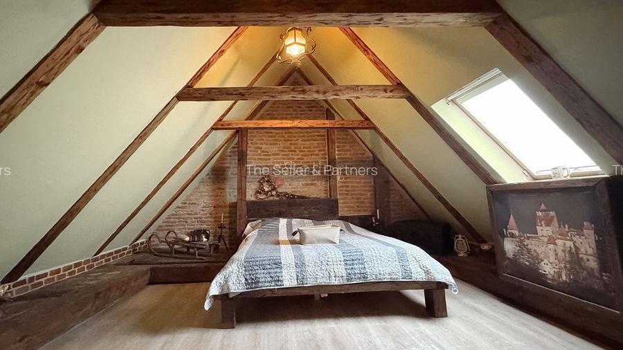 Investitie in Centrul Istoric: Apartament cu Pivnita/Crama (Optional) - 3