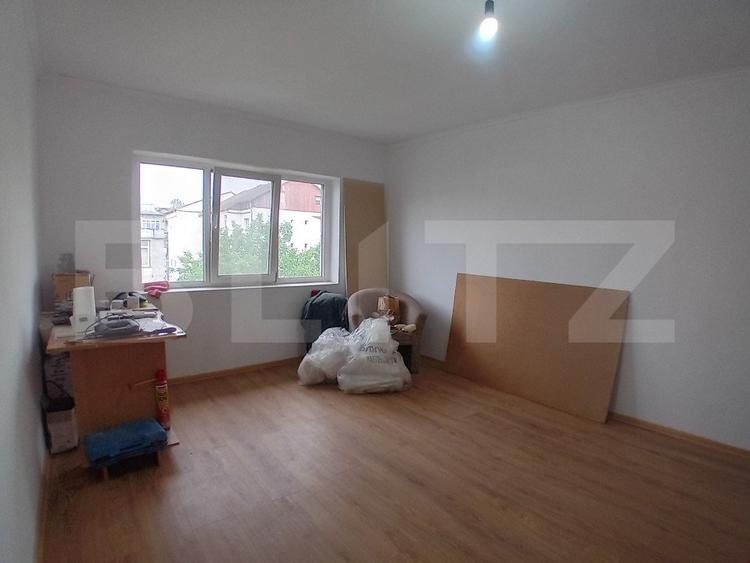 Apartament renovat cu 2 camere decomandate și garaj în Dumbrava Nord Zalău