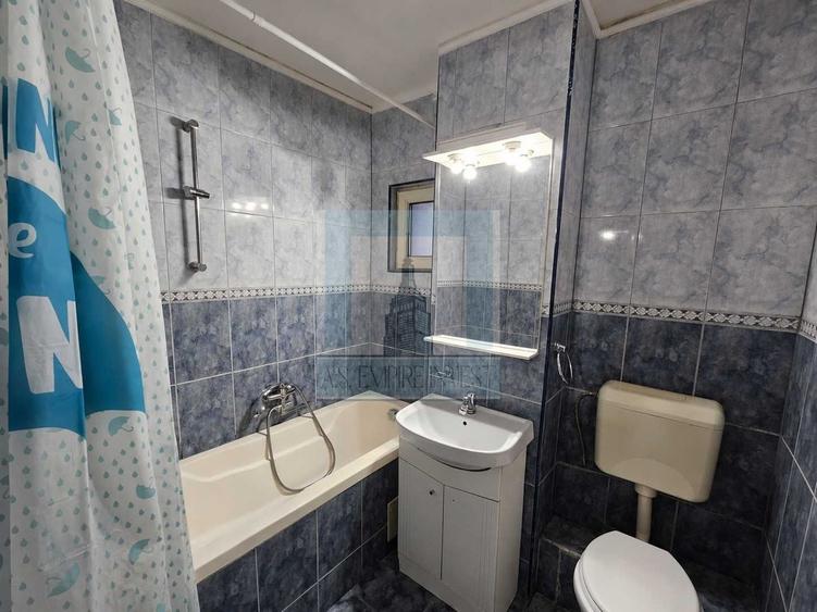 Apartament 3 camere - decomandat - Răcădău, Brașov