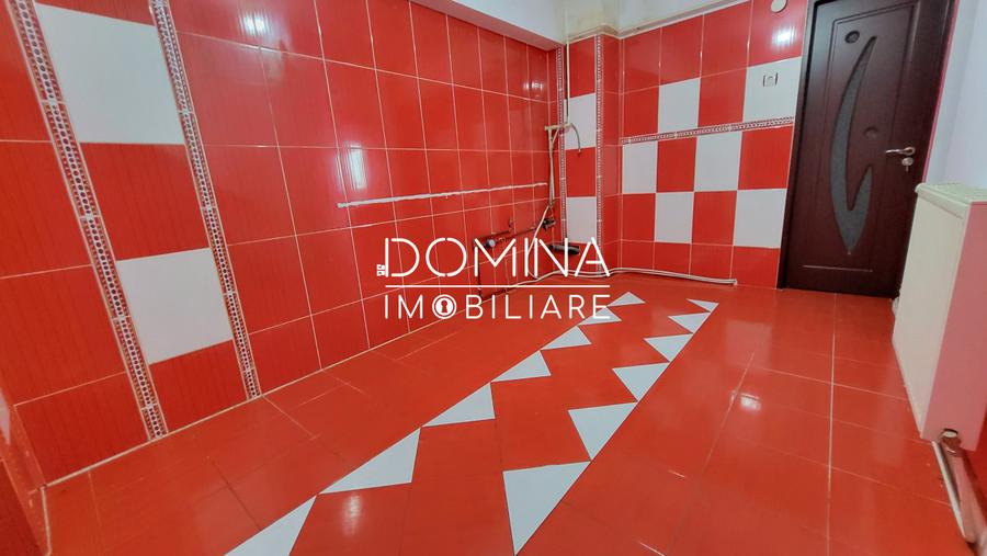 Vanzare apartament cu 3 camere, ULTRACENTRAL, 99 mp, strada Victoriei pietonal