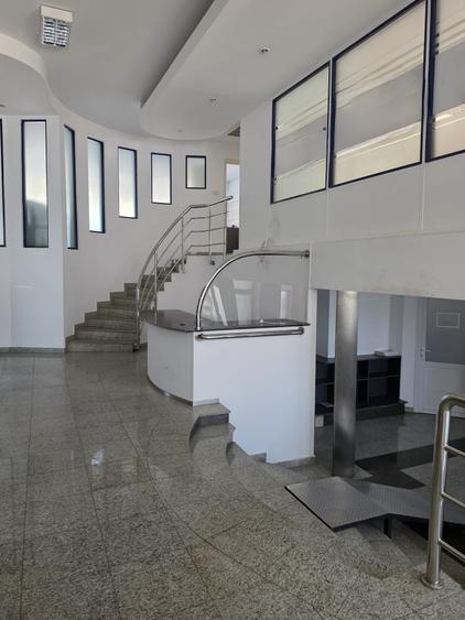 Spatiu de birouri-parter-350 mp