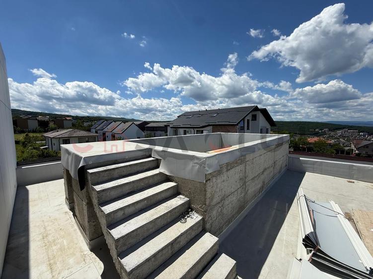 View panoramic , 3 camere +birou/dressing , parcare, Europa