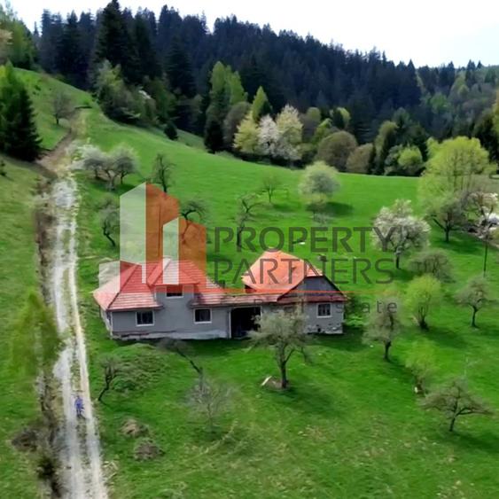 Casă tradițională sat Poarta, comuna Bran teren 1000 mp