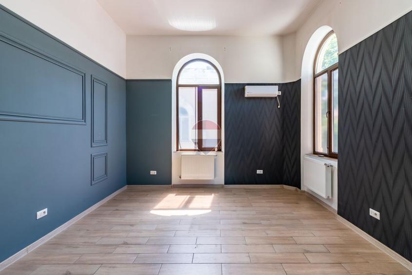 Casă D+P+E+M | 816 mp utili, 5 locuri parcare, Regina Maria