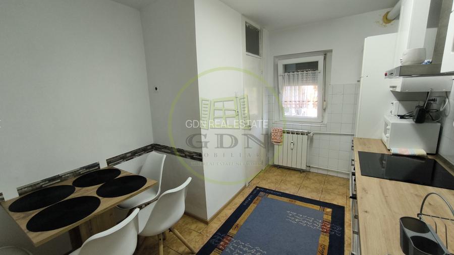 Închiriere apartament cu 3 camere, decomandat, mobilat-utilat, Decebal - 2