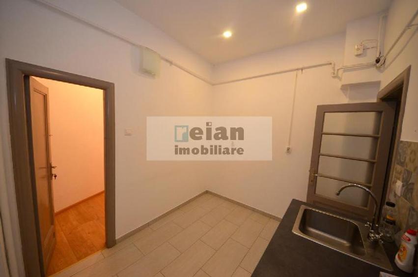 Central - Vasile Lascar, Apartament 2 Camere, Parter Inalt, 63 Mp