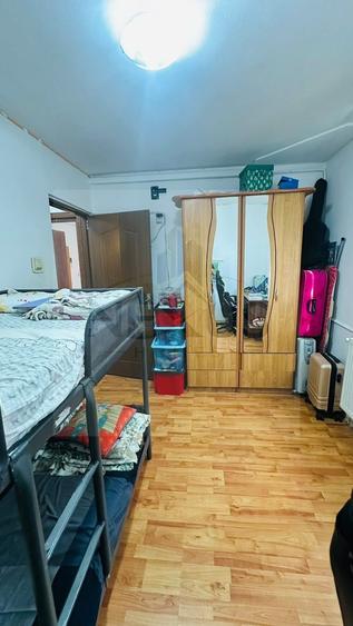 Apartament 2 camere| Etaj 4/4| Necesită renovare| Anvelopat| Parcare