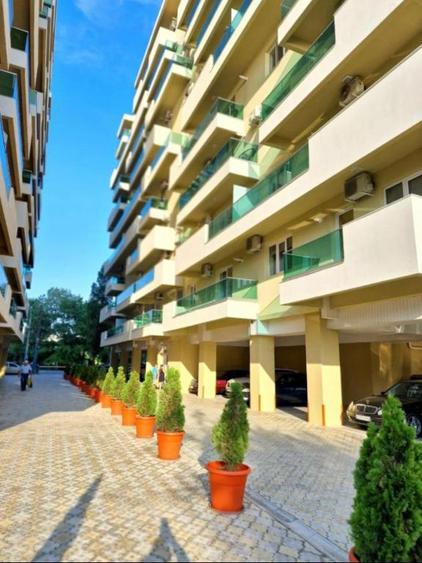 Apartament 2 camere , situat în Mamaia, zona Butoaie, vedere catre lac, 115.000