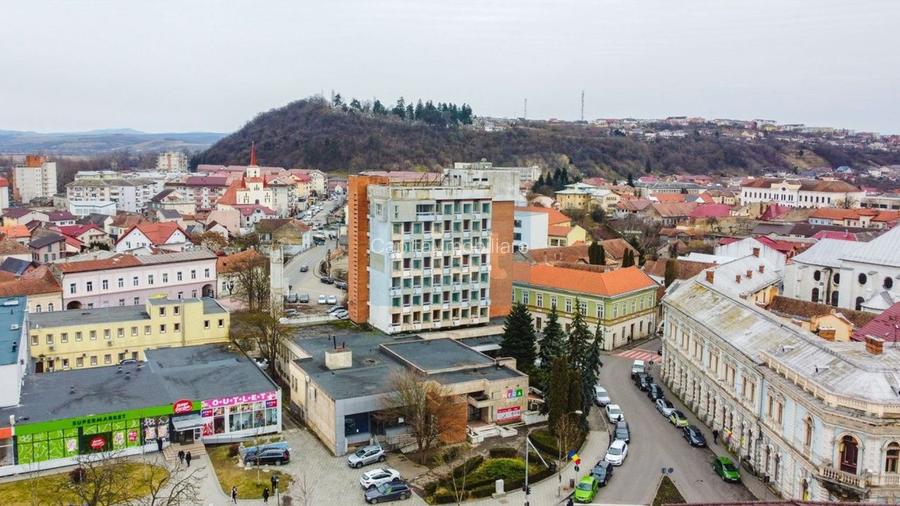 De vanzare Hotel, nefunctional, 70 camere + teren 3590 mp, Dej┃ - 21