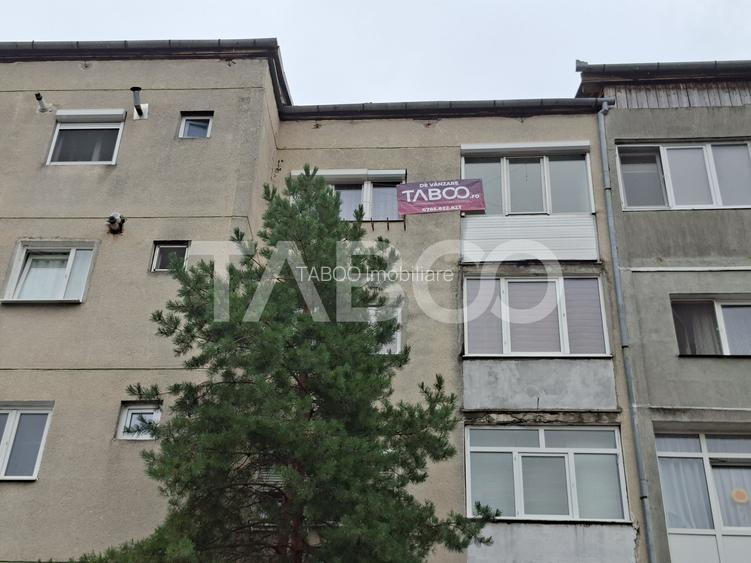 Apartament cu 2 camere balcon  pivnita de vanzare strada Vasile Aaron - 12