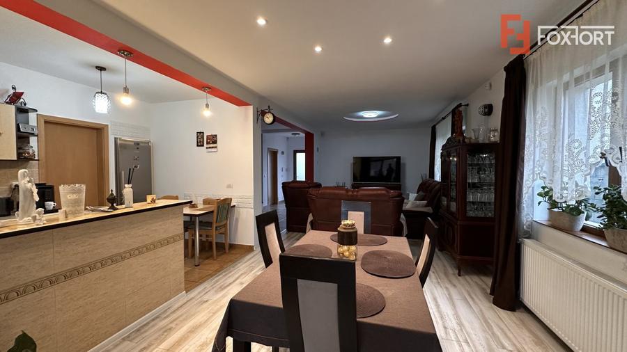 Duplex cu 5 camere de vanzare in localitatea Mosnita Noua