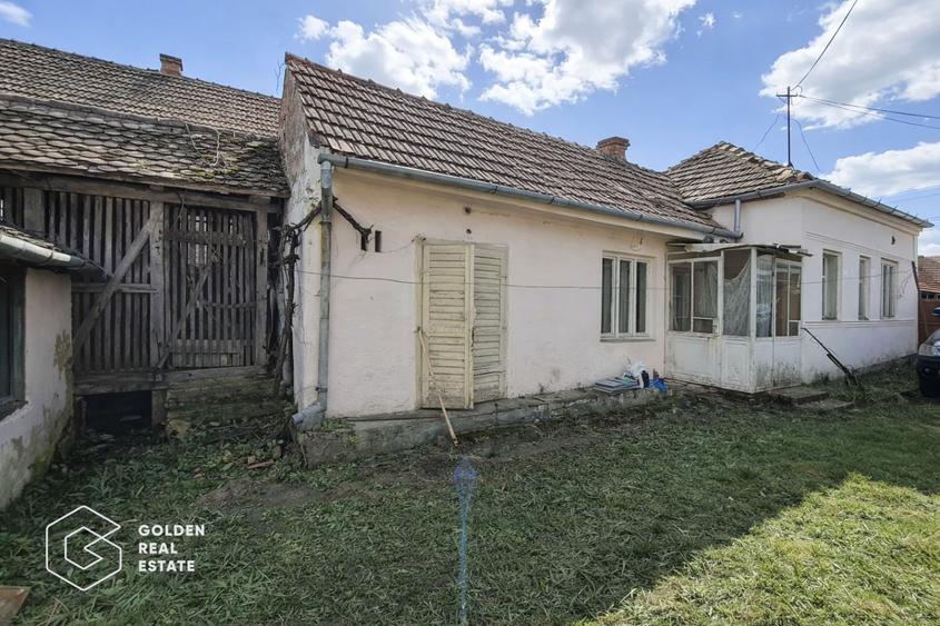 Casa cu doua corpuri de cladire, localitatea Chesint