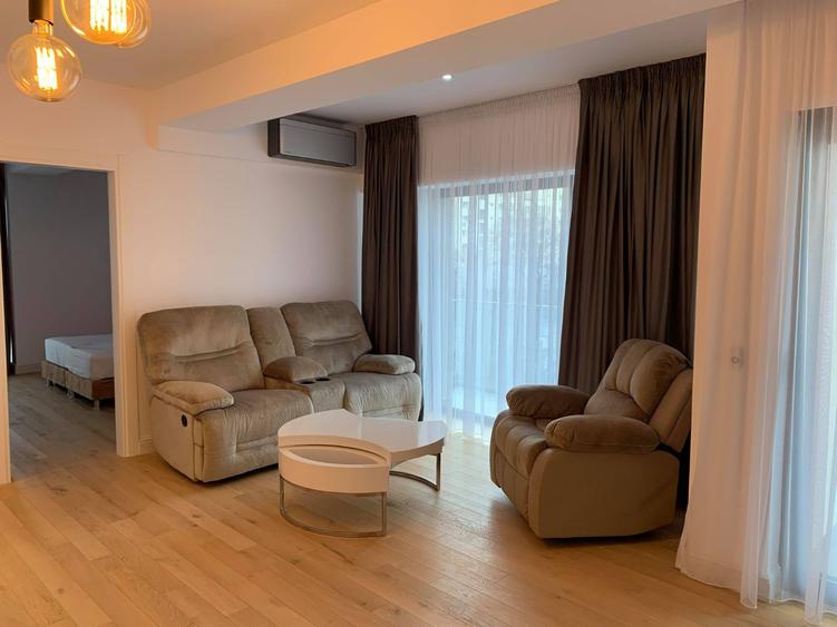 Apartament cu 2 camere, 2 băi și balcon – central, lângă Piața Victoriei