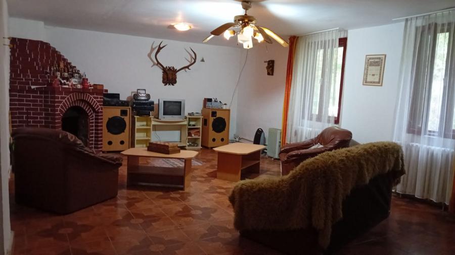 Casa de vacanta Crivaia, langa Valiug –locatie idilica, ideala pentru timp liber