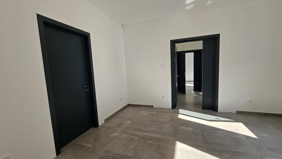 Spațiu de Birouri , Unirii -Budapesta, stradal , parcare
