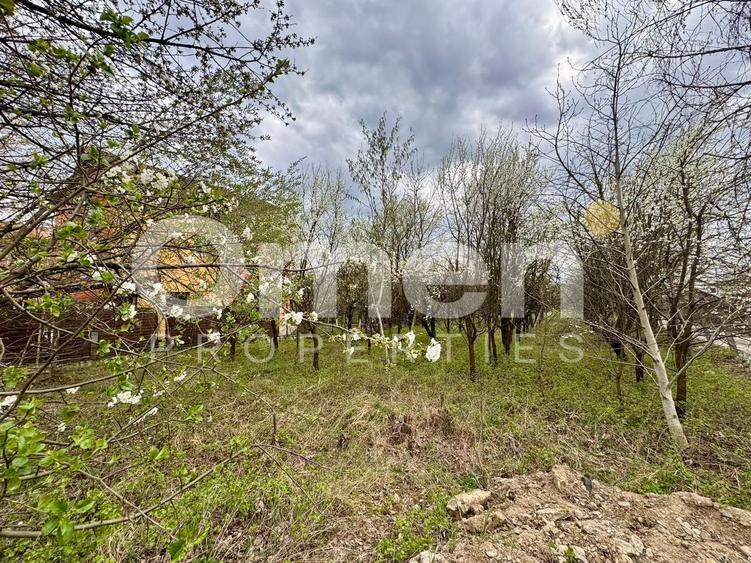 Teren intravilan | 800 mp | zona Mărul de Aur | pretabil pentru investiție