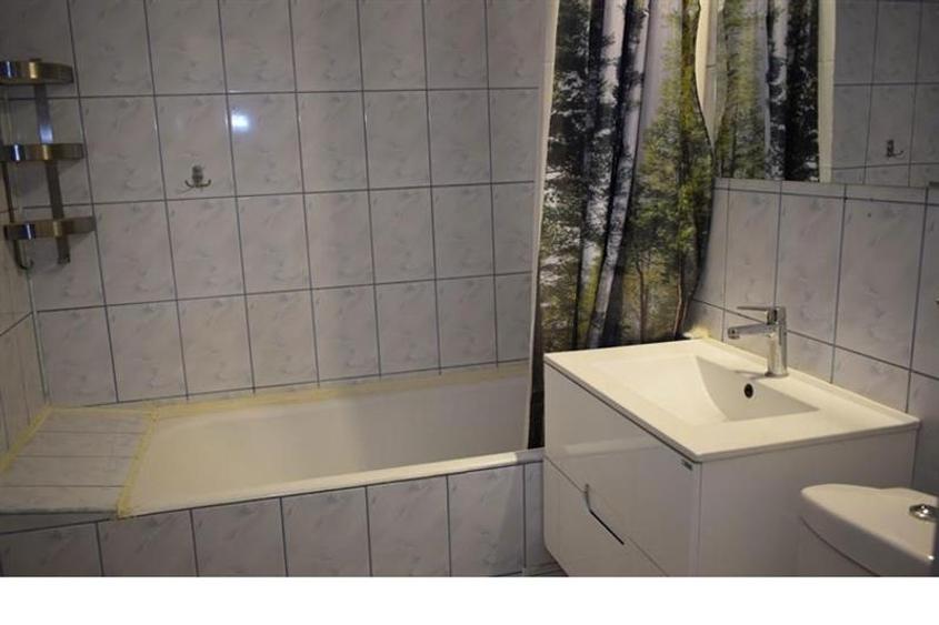 Apartament 2 camere decomandat, etajul 1/4, zona Aviatiei
