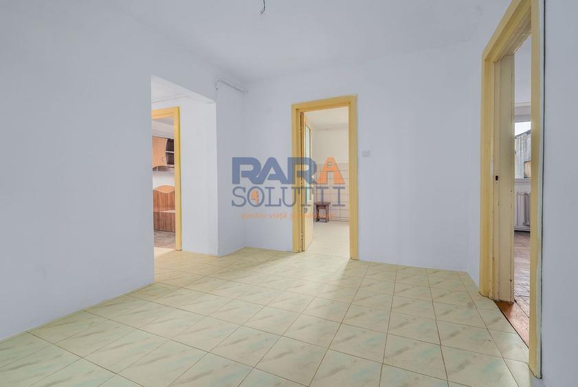 Apartament 3 camere + 2 băi IEFTIN: 700 €/mp