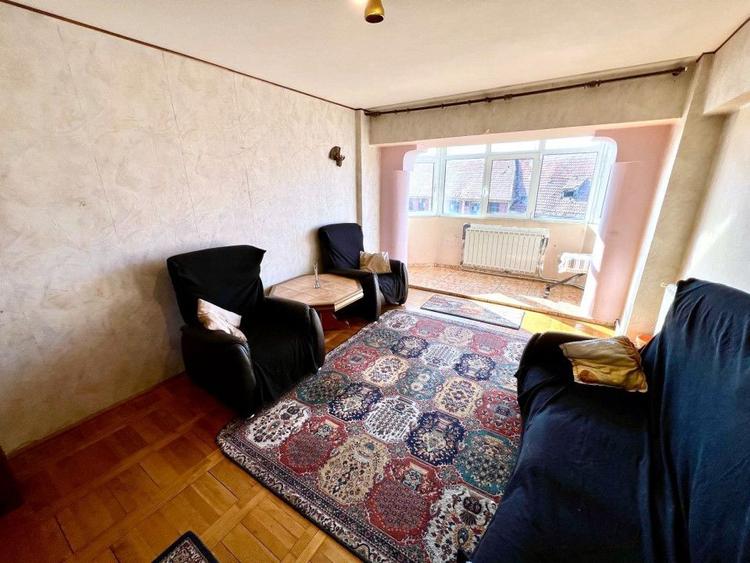 Apartament 4 camere, Etaj 3, Central, zona Garii