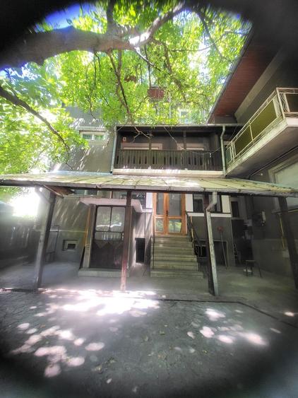 Casa ultracentrala, 4 niveluri(D+P+2),Suprafata utila 168 mp,Teren 117 mp