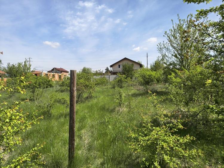 Lot de teren pentru casa in zona de vile noi | Aproape de centrul comunei Peris