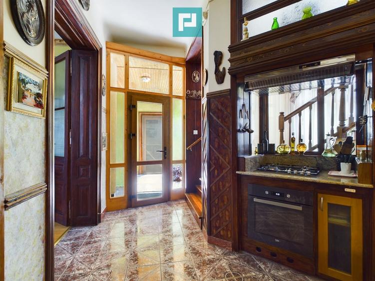 Vilă cu 7 dormitoare Centru, Arad