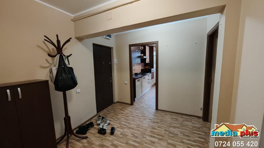 Apartament cu 3 camere decomandat de vânzare – Str. Domnească,