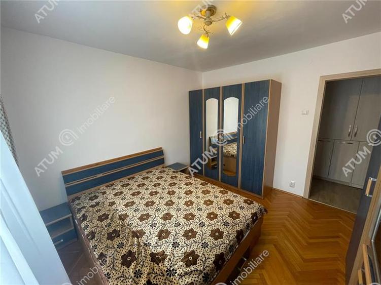 Apartament 3 camere decomandate si balcon in zona Vasile Aaron Sibiu