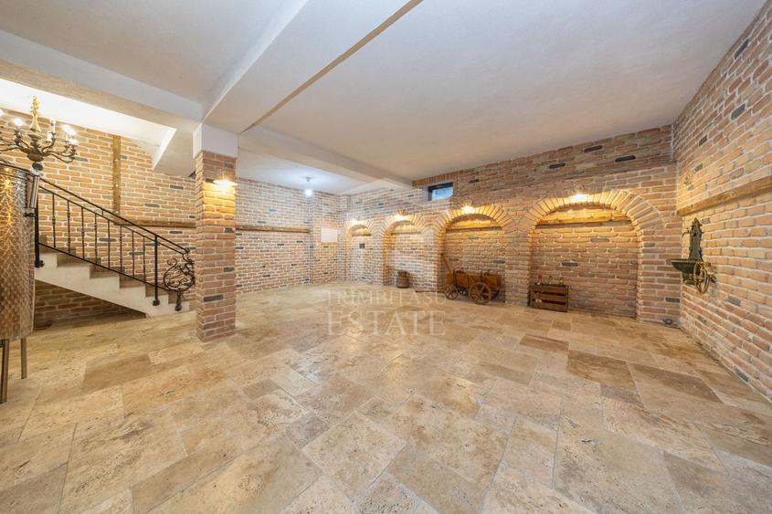 RASNOV| Cladire multifunctionala | De Vanzare | 350 mp | Vad comercial