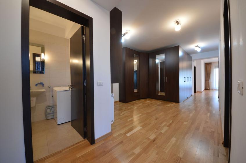 4 camere, parcare subterana ,Parc Herastrau.