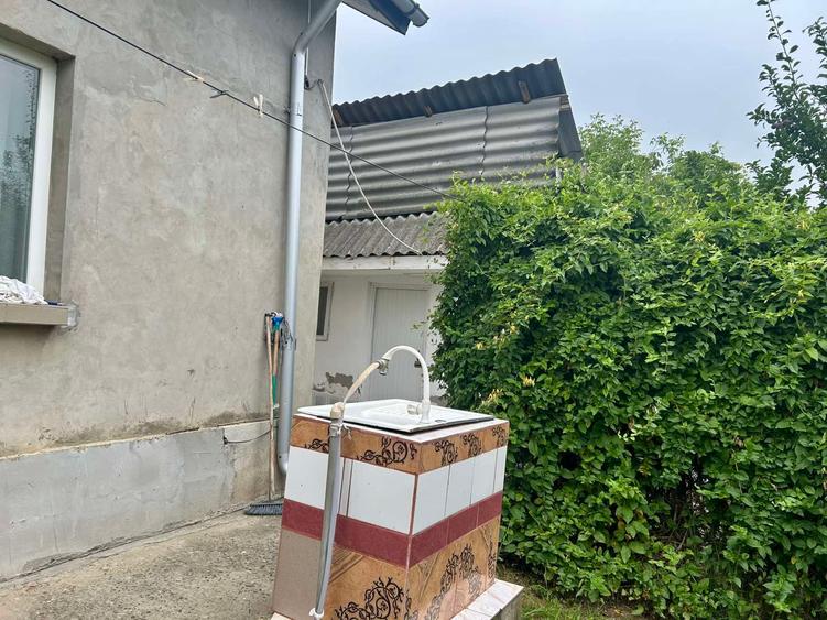 Casă P+M Chicerea Tomesti cu 2.200 mp teren, 30 ml la asfalt, livadă matură și mansardă