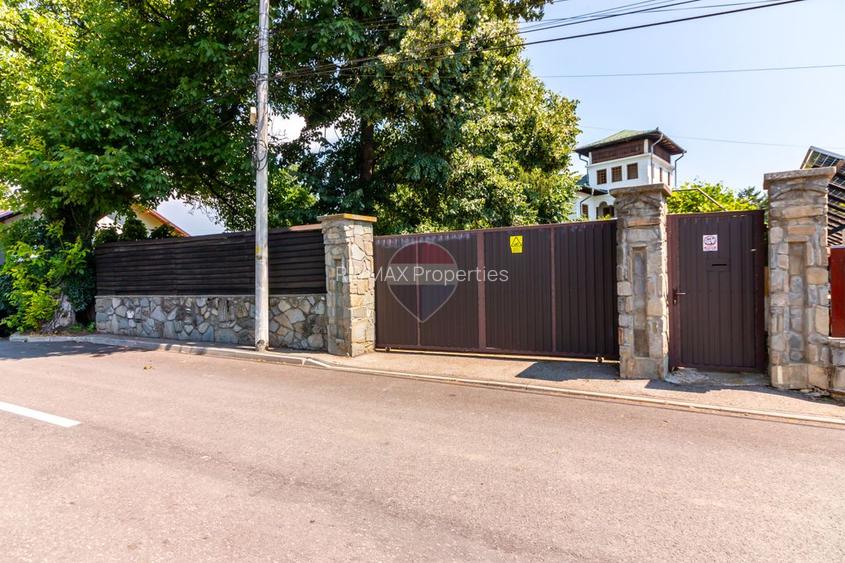 Casă/Vila tip conac, cu anexe si livada de vânzare Valenii de Munte - 30