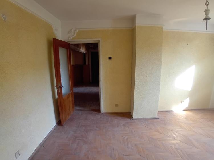 Apartament 3 camere 71,18 mp decomandat etaj 4 Calea Romanului