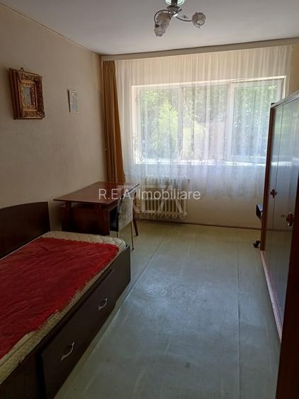 3 camere, et 1/9, anvelopat, 71 mp-Apusului - 3