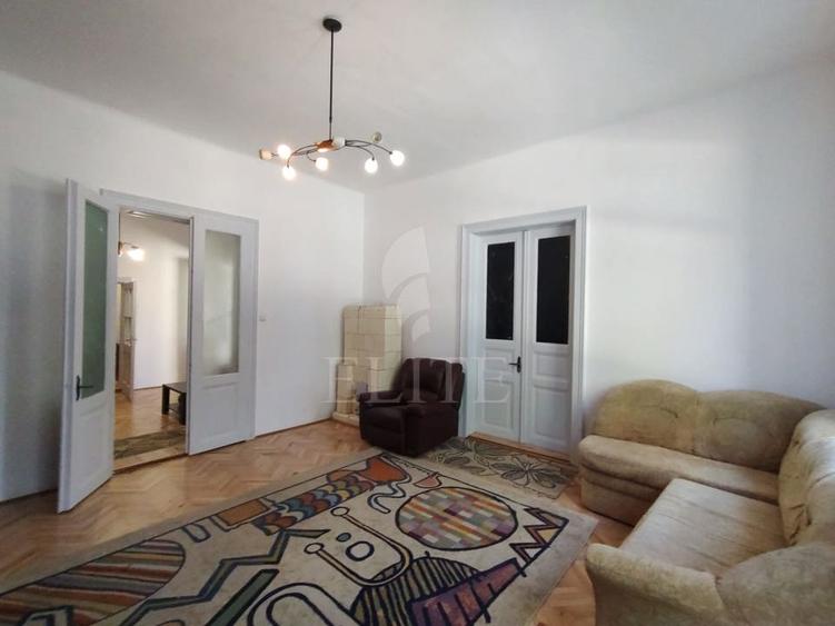 Casa / Casa 4 camere în zona CRISAN