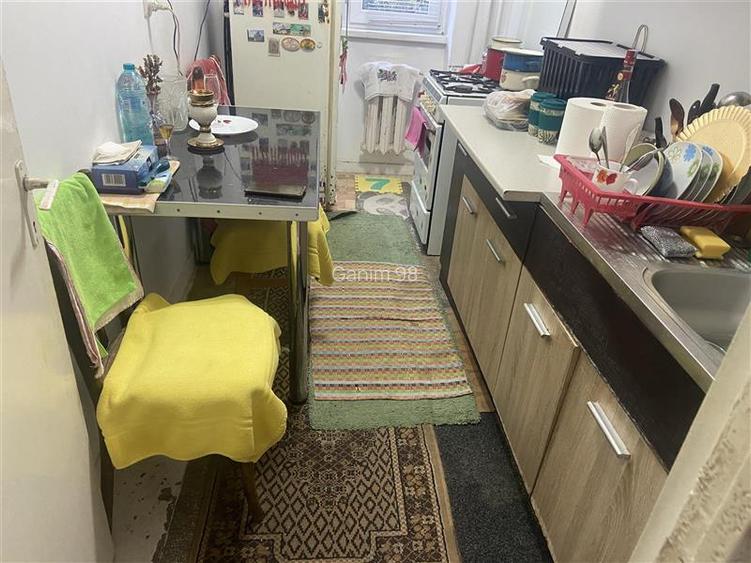 Apartament 3 camere in Focsani , zona centrala Scoala 10 - Sala Polivalenta , de - 5