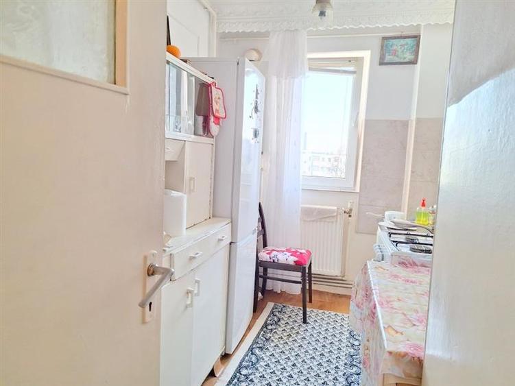 Apartament 2 camere semidecomandat zona Milcov
