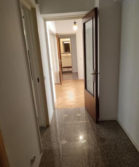 Închiriere Apartament 5 camere în Universitate - zona Ultracentrala